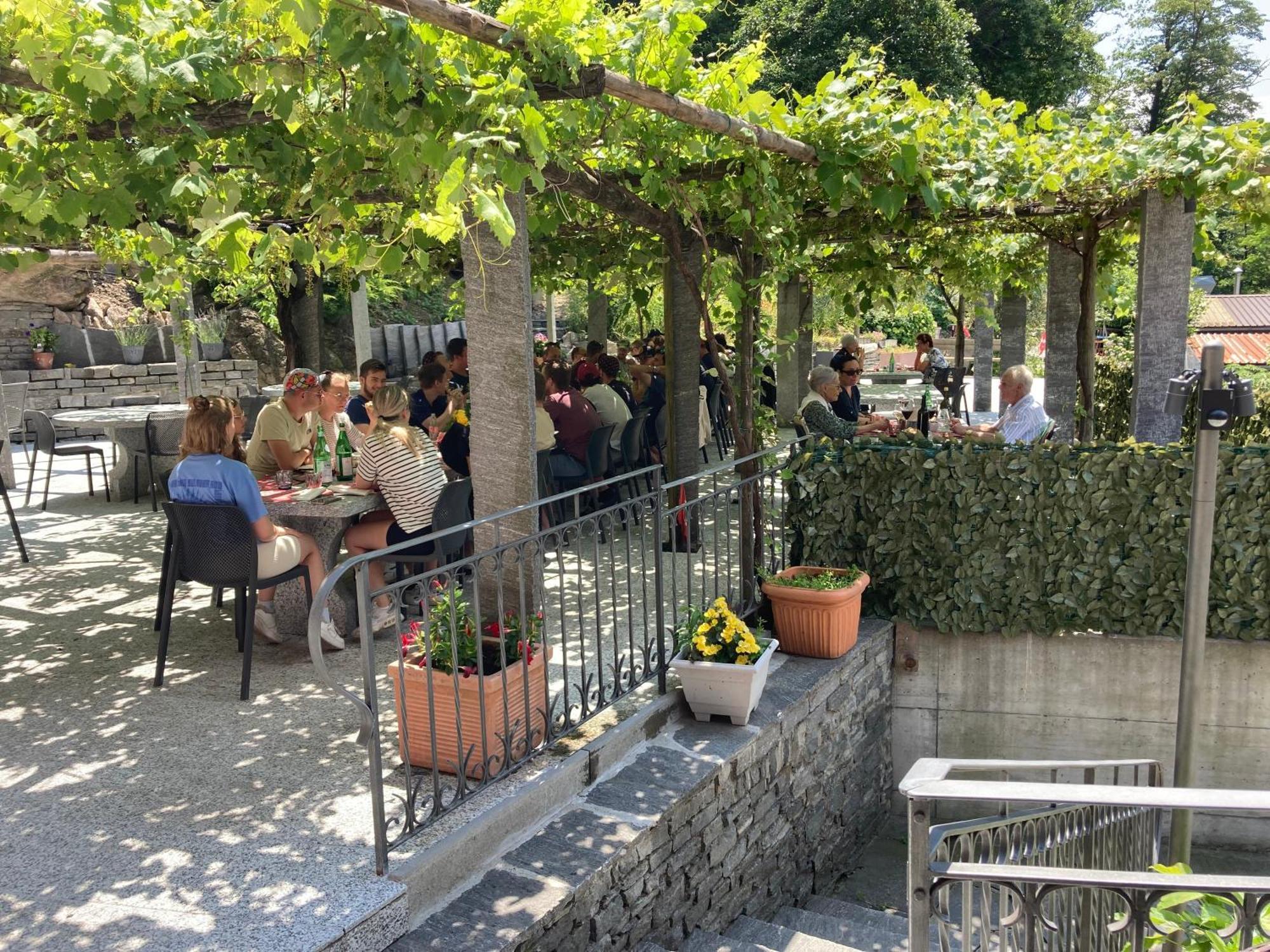 Hotel Ristorante Grotto Serta Lamone Exterior photo